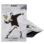 Sacchetto anti-odore Banksy Flower Thrower 15x20 cm. Confezione da 25 u. - immagine 2